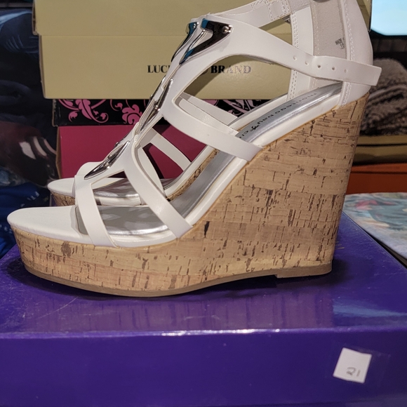 Montego Bay Club White Wedge Sandals with Silver Details - Picture 3 of 5